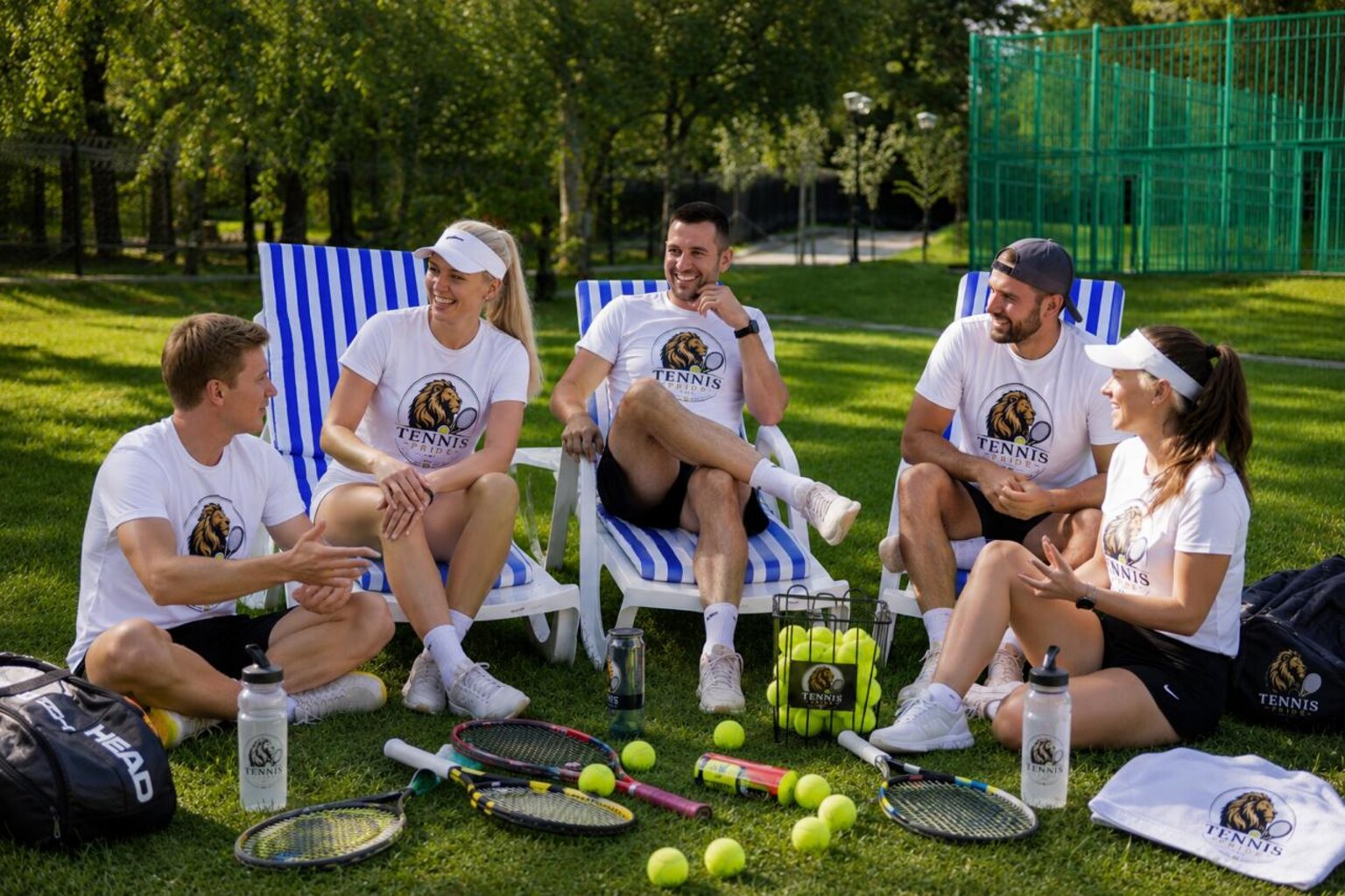 Участники Tennis Pride отдыхают на территории